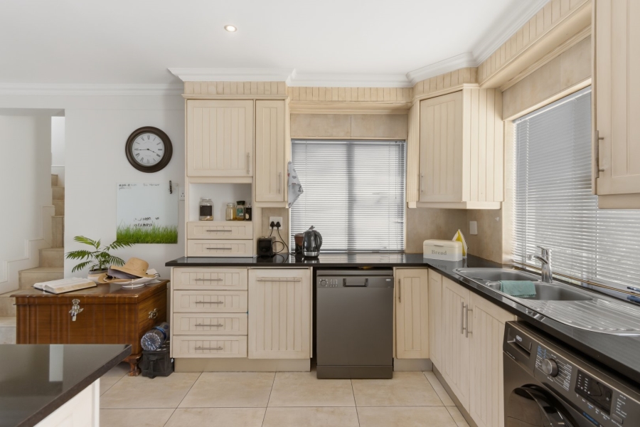 4 Bedroom Property for Sale in Harbour Island Western Cape